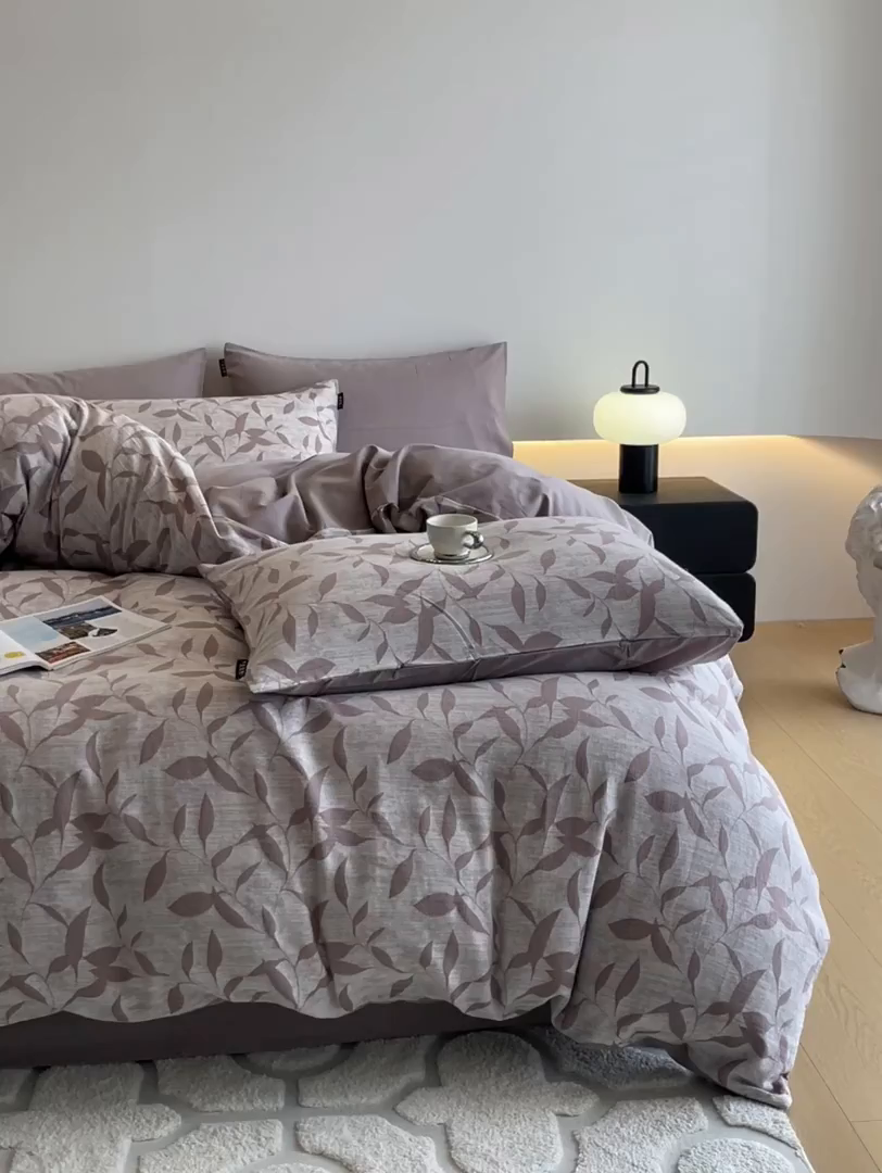 91家纺网 家纺一手货源 找家纺 涵宸家纺 2025新款全棉磨毛色织提花四件套 云憩-紫