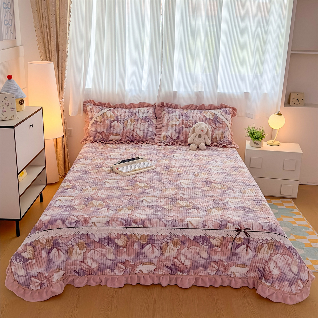 恒爱家纺 2025新款牛奶绒夹棉花边床盖系列三件套 秋色宜人