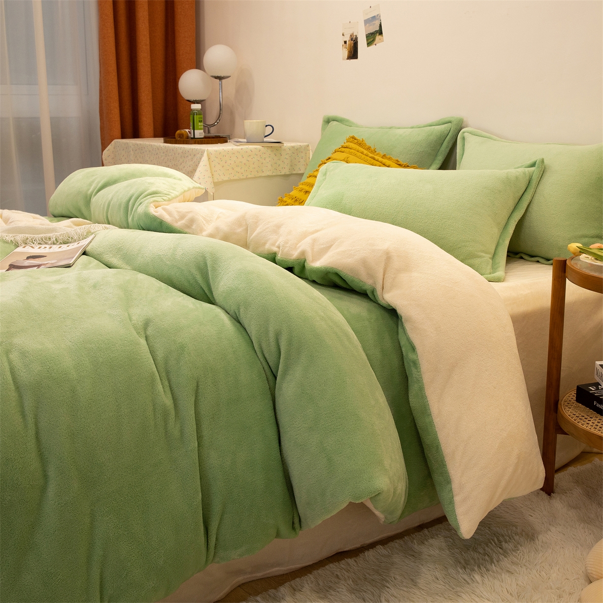 91家纺网 家纺一手货源 找家纺 兰紫橙家纺 2025新款双面绒纯色双拼牛奶绒四件套 浅绿+米白