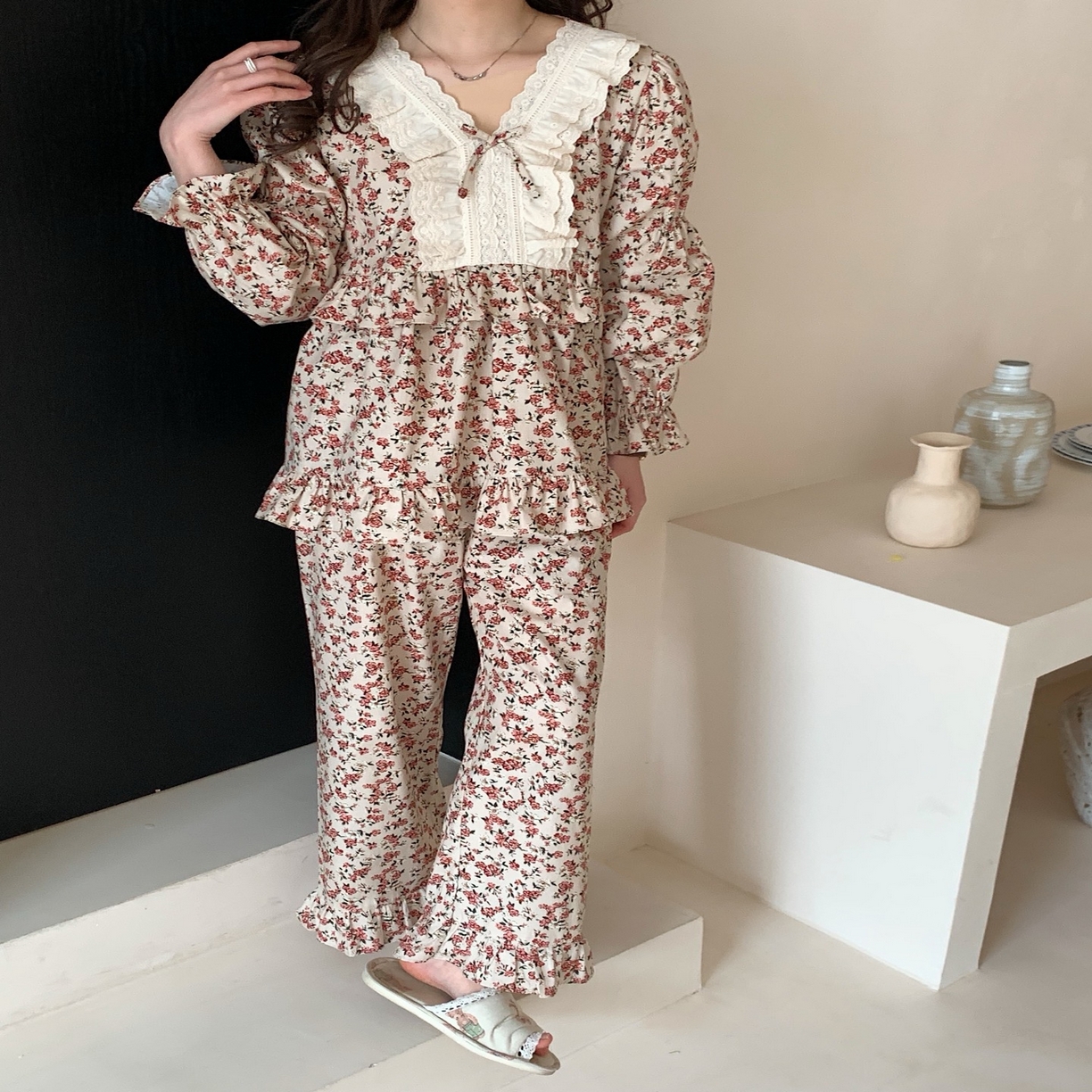 91家纺网 家纺一手货源 找家纺 （总）妍景家居生活馆 2025新款韩系25063-韩系V领小碎花套装