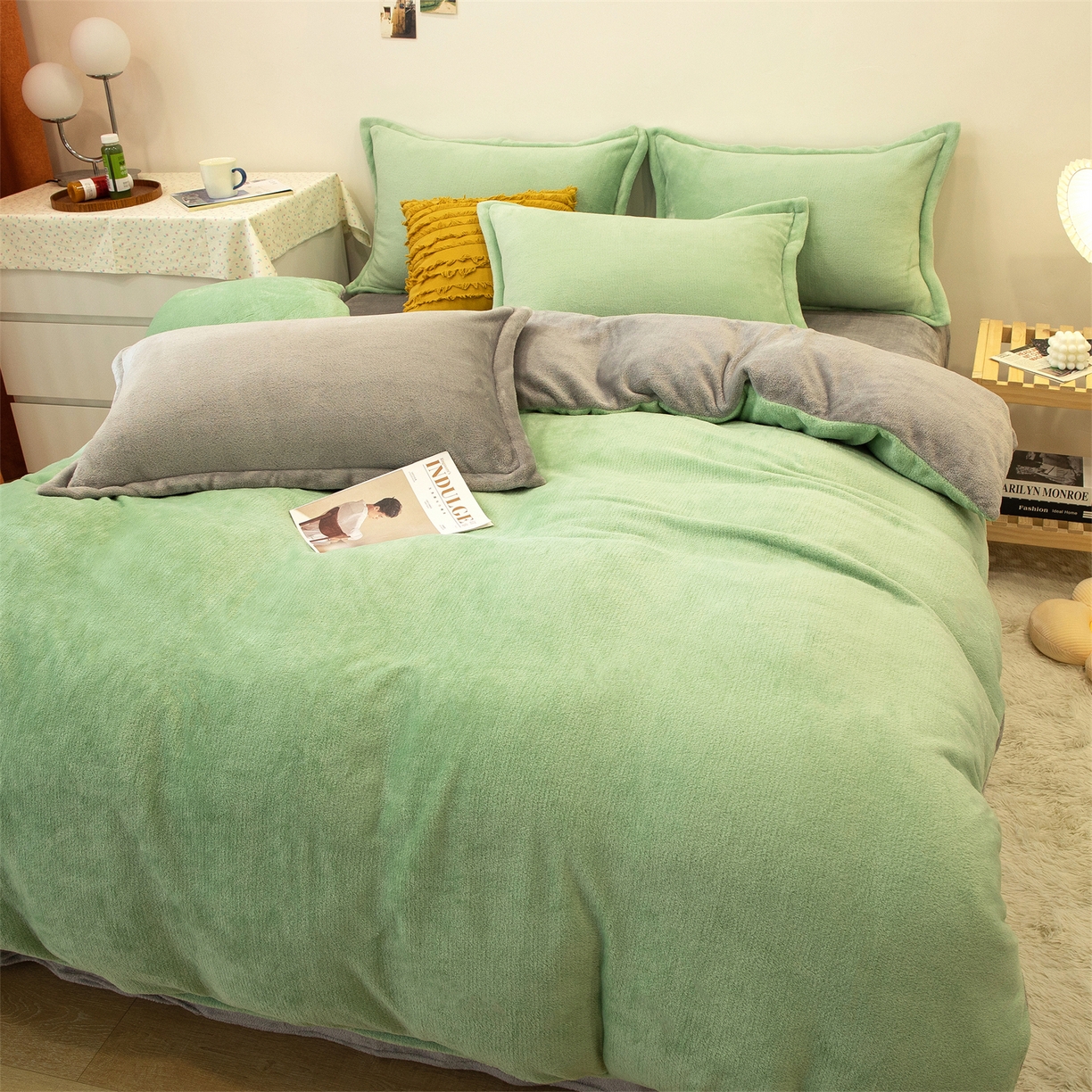 91家纺网 家纺一手货源 找家纺 兰紫橙家纺 2025新款双面绒纯色双拼牛奶绒四件套 浅绿+浅灰