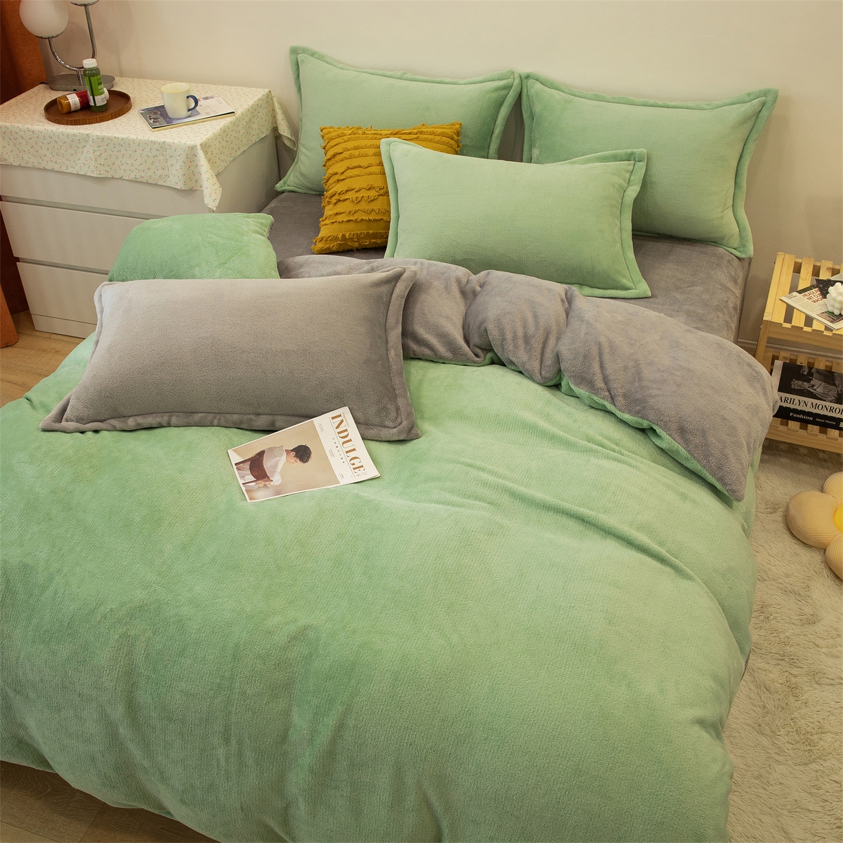 91家纺网 家纺一手货源 找家纺 兰紫橙家纺 2025新款双面绒纯色双拼牛奶绒四件套 浅绿+浅灰