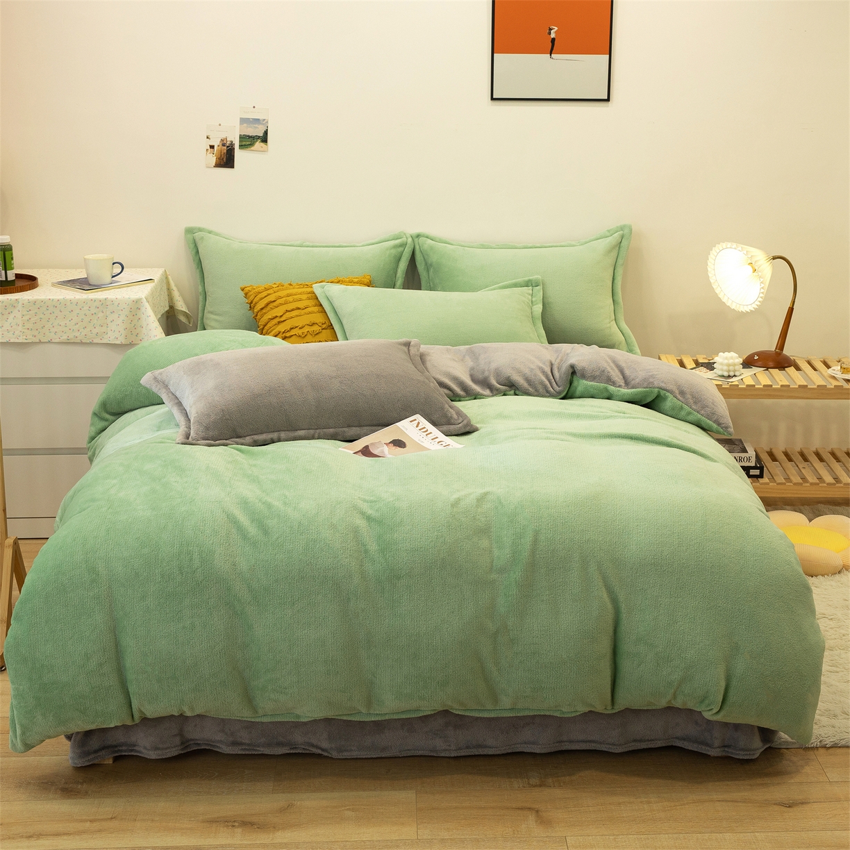 91家纺网 家纺一手货源 找家纺 兰紫橙家纺 2025新款双面绒纯色双拼牛奶绒四件套 浅绿+浅灰