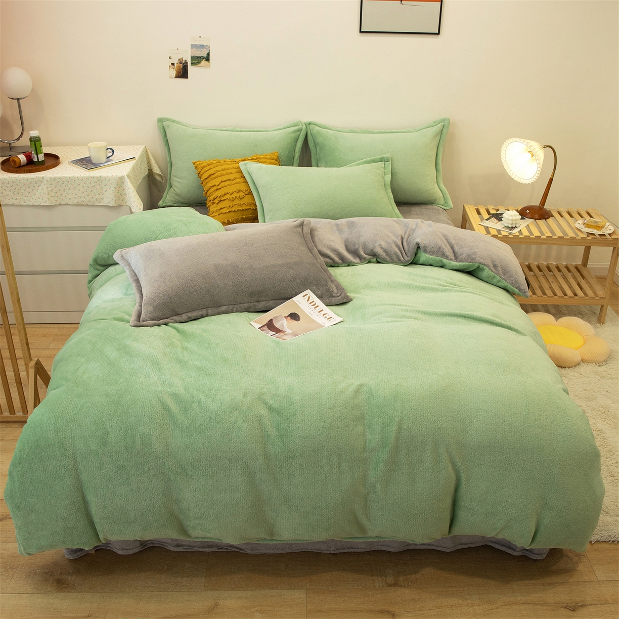 91家纺网 家纺一手货源 找家纺 兰紫橙家纺 2025新款双面绒纯色双拼牛奶绒四件套 浅绿+浅灰