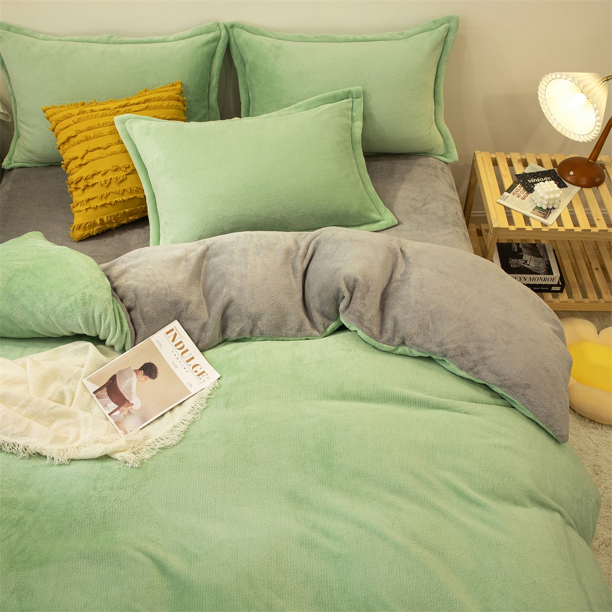 91家纺网 家纺一手货源 找家纺 兰紫橙家纺 2025新款双面绒纯色双拼牛奶绒四件套 浅绿+浅灰