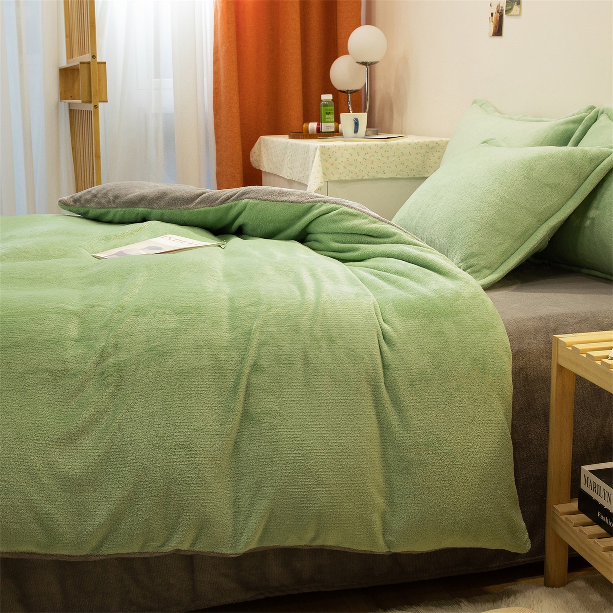 91家纺网 家纺一手货源 找家纺 兰紫橙家纺 2025新款双面绒纯色双拼牛奶绒四件套 浅绿+浅灰