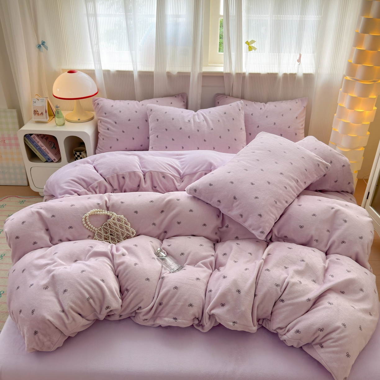 91家纺网 家纺一手货源 找家纺 德比尔斯 2025新款暗合印花牛奶绒四件套 蝴蝶结-紫