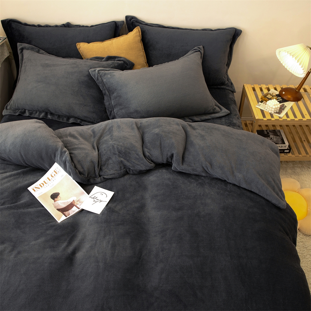 91家纺网 家纺一手货源 找家纺 兰紫橙家纺 2025新款双面绒纯色双拼牛奶绒四件套 深灰