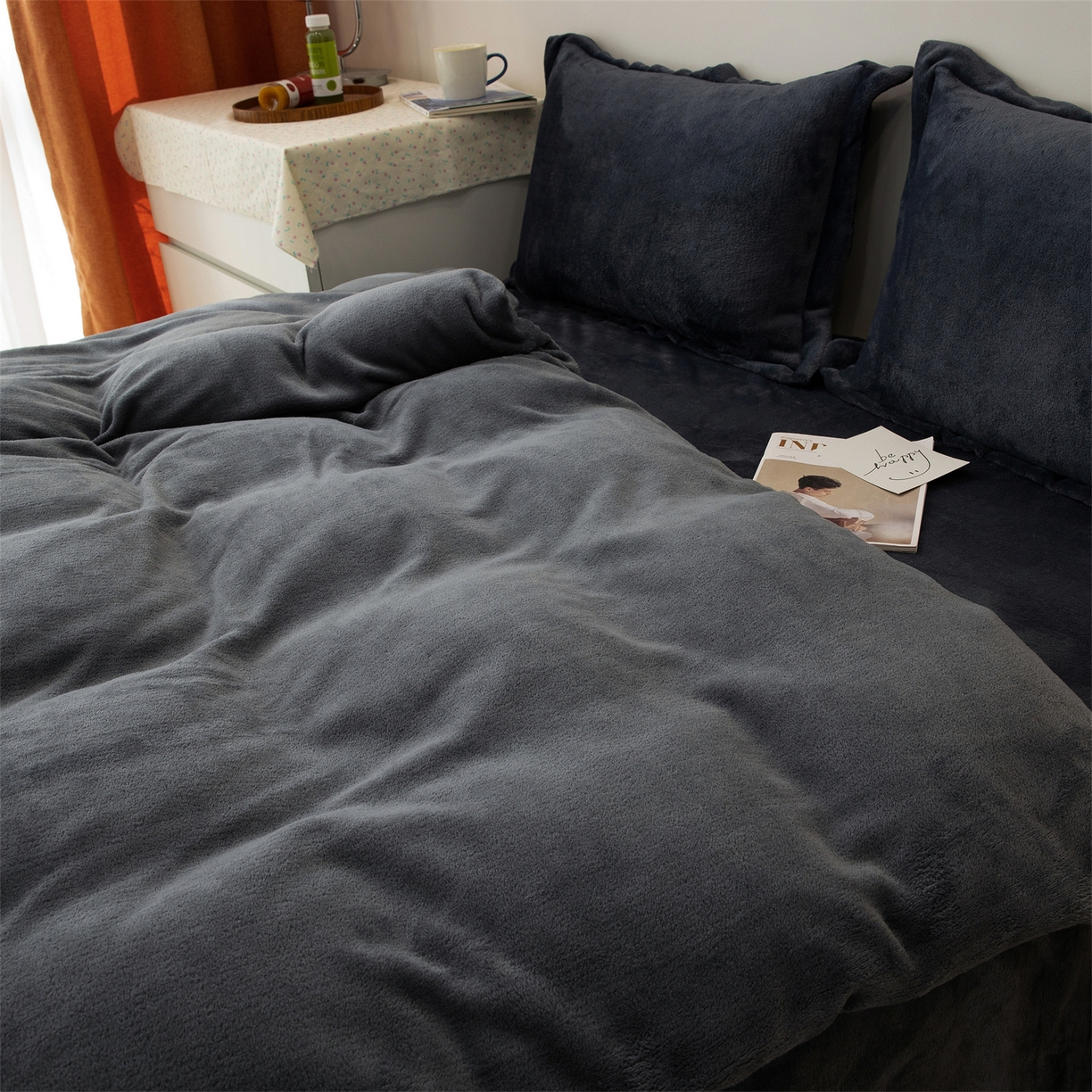 91家纺网 家纺一手货源 找家纺 兰紫橙家纺 2025新款双面绒纯色双拼牛奶绒四件套 深灰