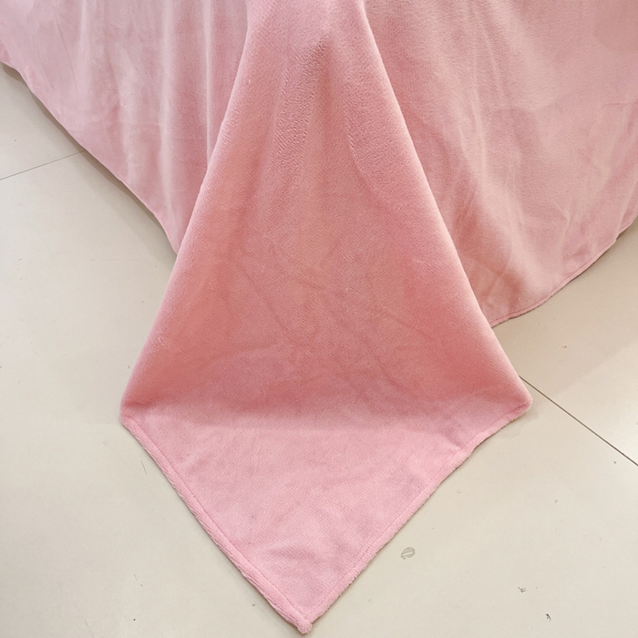 91家纺网 家纺一手货源 找家纺 金爱家 2025新品大版卡通平网数码印花加厚高克重牛奶绒皮卡丘系列四件套 绒小版-蝴蝶结胖丁