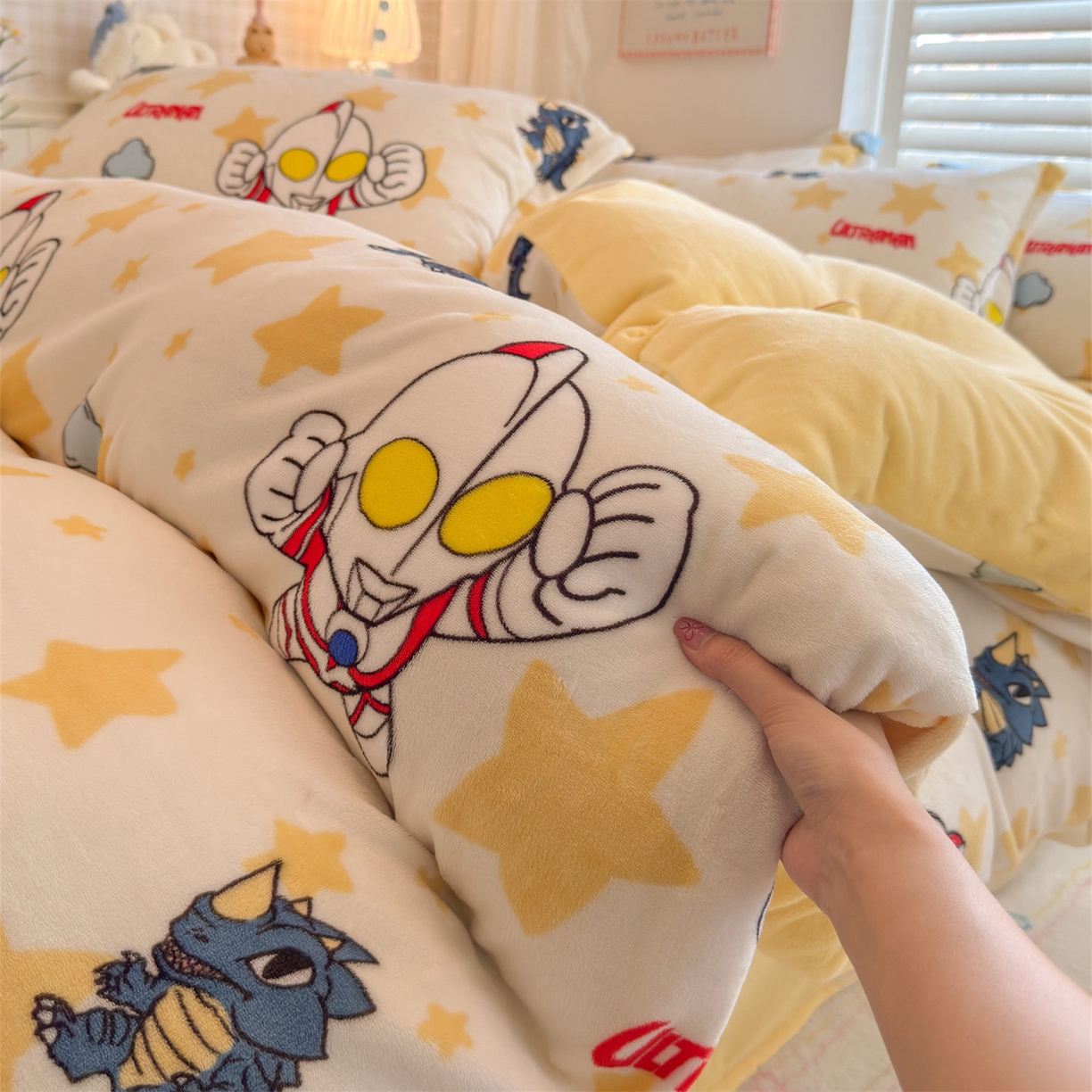 91家纺网 家纺一手货源 找家纺 （总）名兮家居 2025新款经典奥特曼-三丽鸥高克重牛奶绒四件套