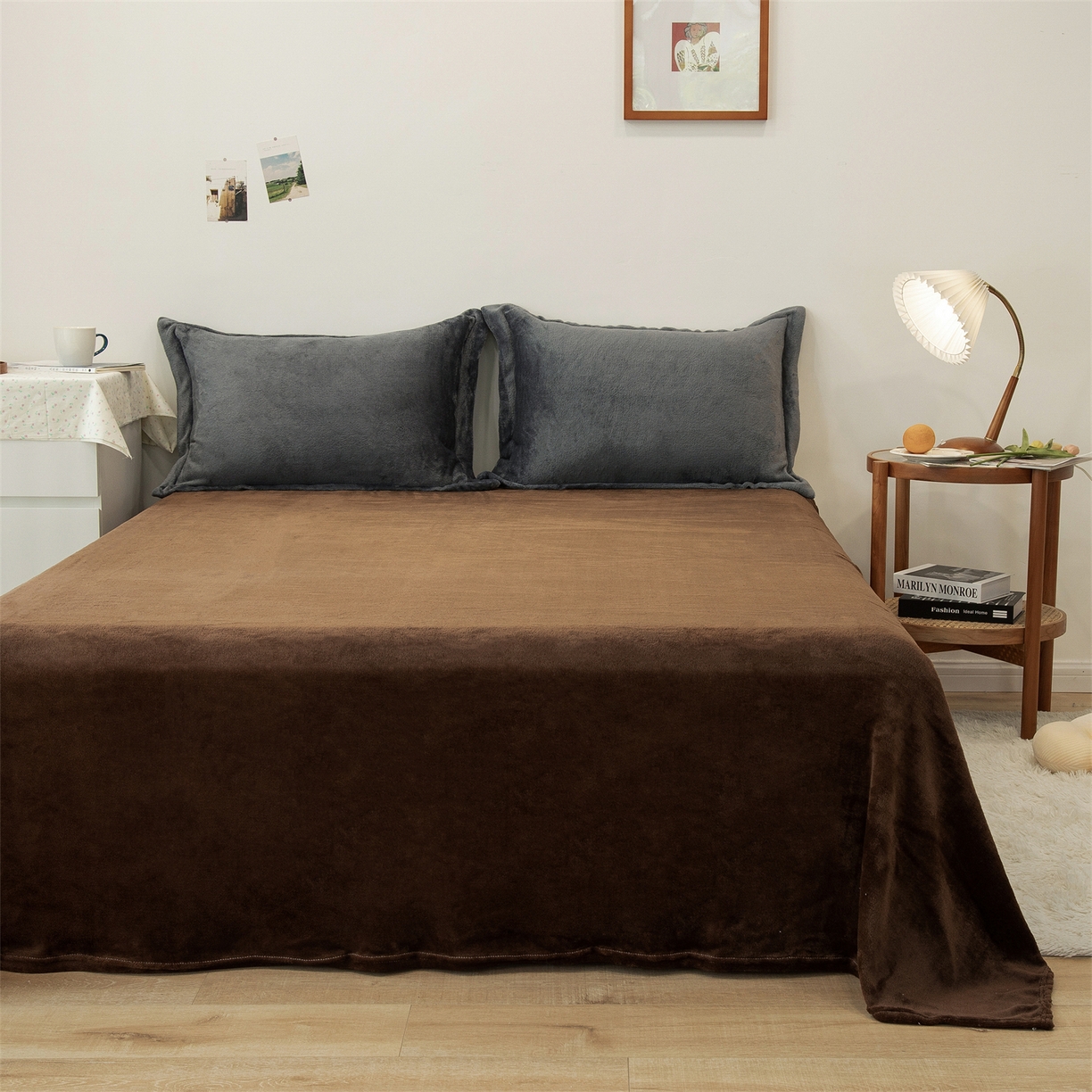 91家纺网 家纺一手货源 找家纺 兰紫橙家纺 2025新款双面绒纯色双拼牛奶绒四件套 深灰+咖啡