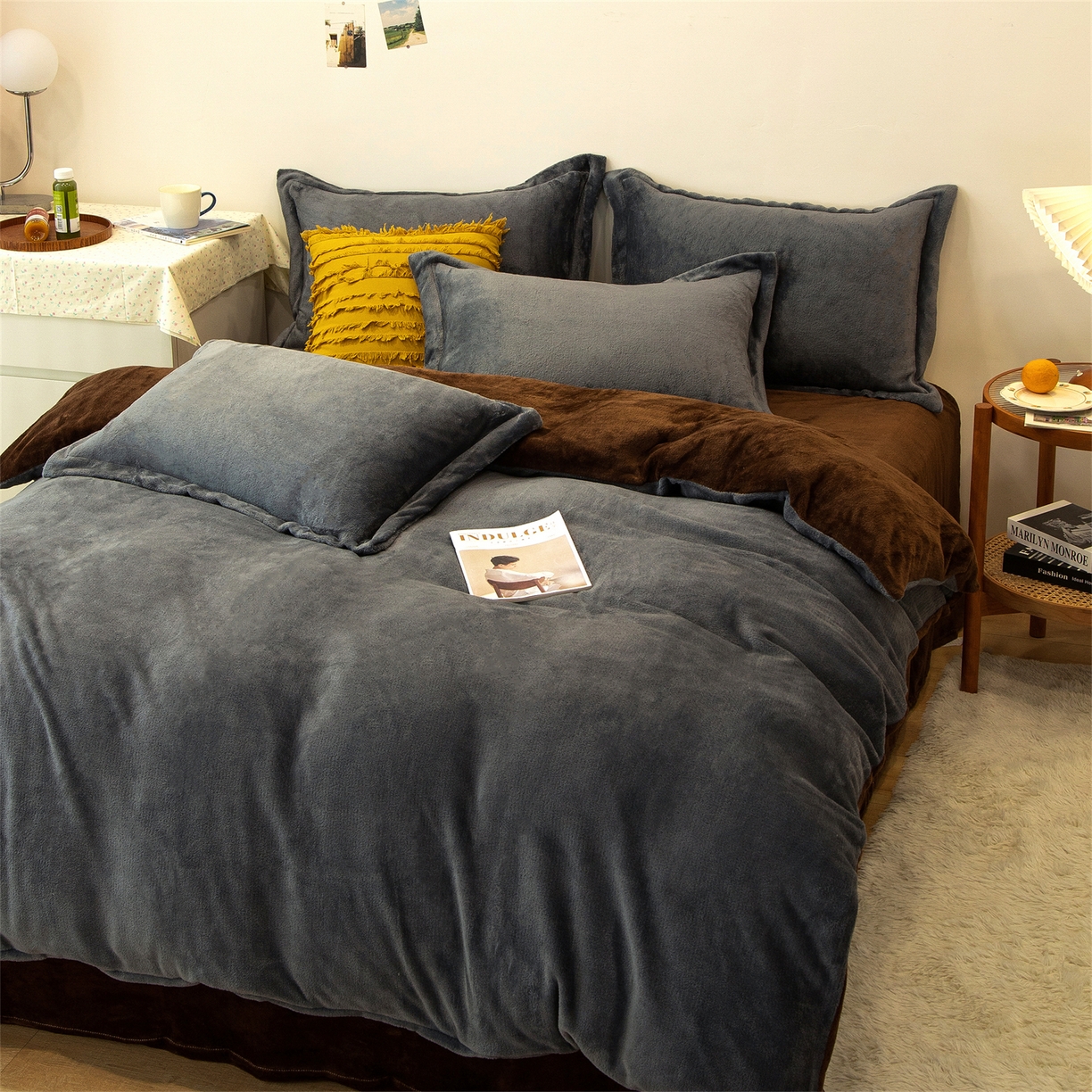 91家纺网 家纺一手货源 找家纺 兰紫橙家纺 2025新款双面绒纯色双拼牛奶绒四件套 深灰+咖啡