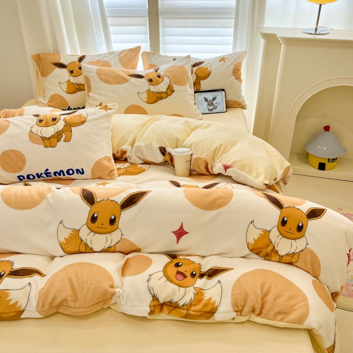 91家纺网 家纺一手货源 找家纺 金爱家 2025新品大版卡通平网数码印花加厚高克重牛奶绒皮卡丘系列四件套 绒小版-泡泡伊布