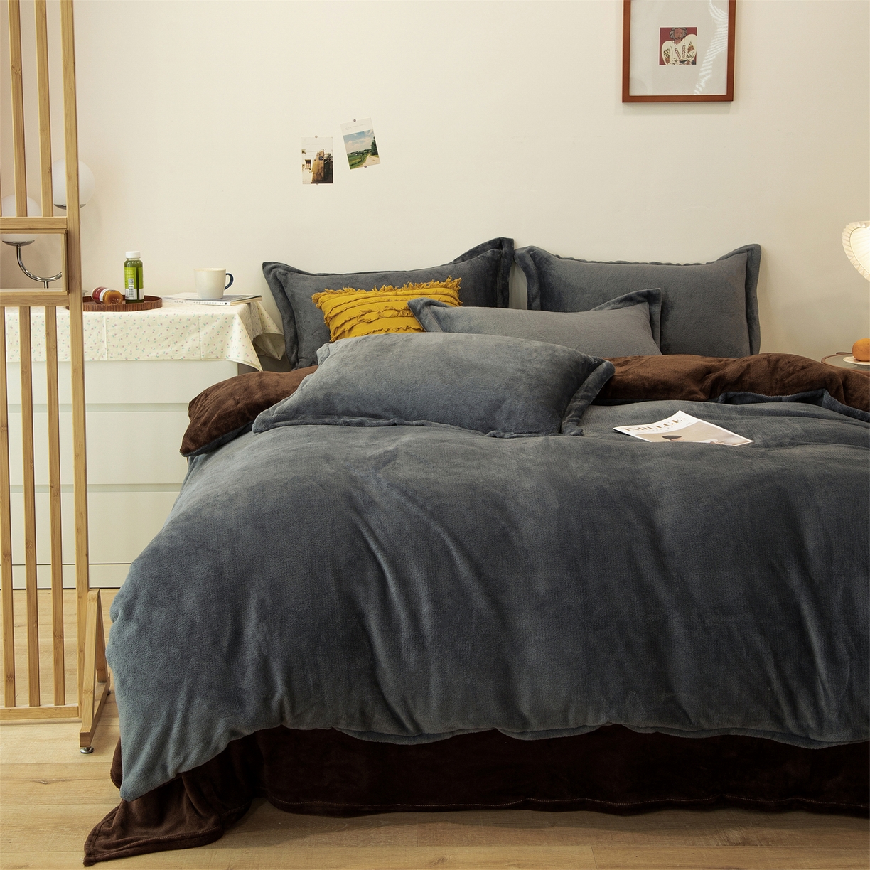 91家纺网 家纺一手货源 找家纺 兰紫橙家纺 2025新款双面绒纯色双拼牛奶绒四件套 深灰+咖啡