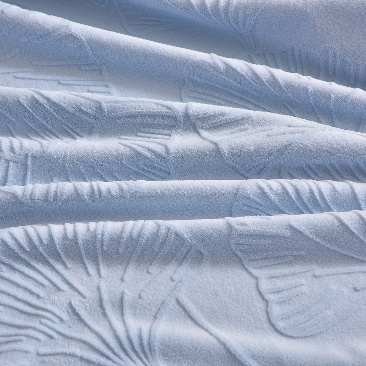 91家纺网 家纺一手货源 找家纺 苏迪网销供货 2025新款牛奶绒四件套A类高克重全消光雕花一字绣工艺款 银杏叶-湖小兰