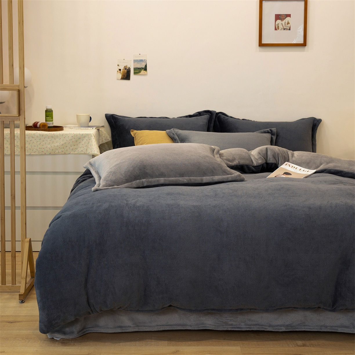 91家纺网 家纺一手货源 找家纺 兰紫橙家纺 2025新款双面绒纯色双拼牛奶绒四件套 深灰+浅灰