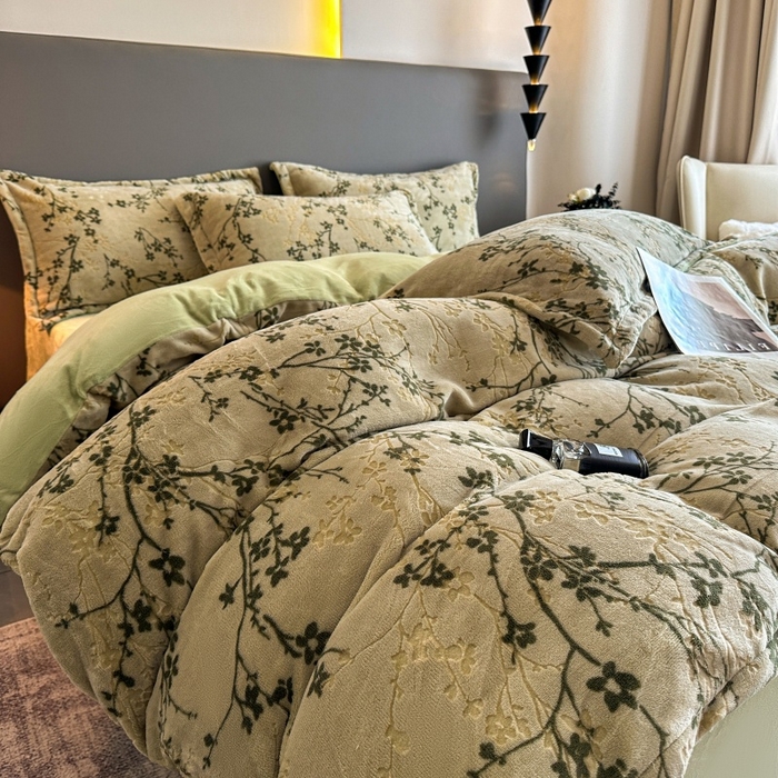 91家纺网 家纺一手货源 找家纺 （总）大米家居 2025新款高克重简约雕花绒四件套寒梅系列