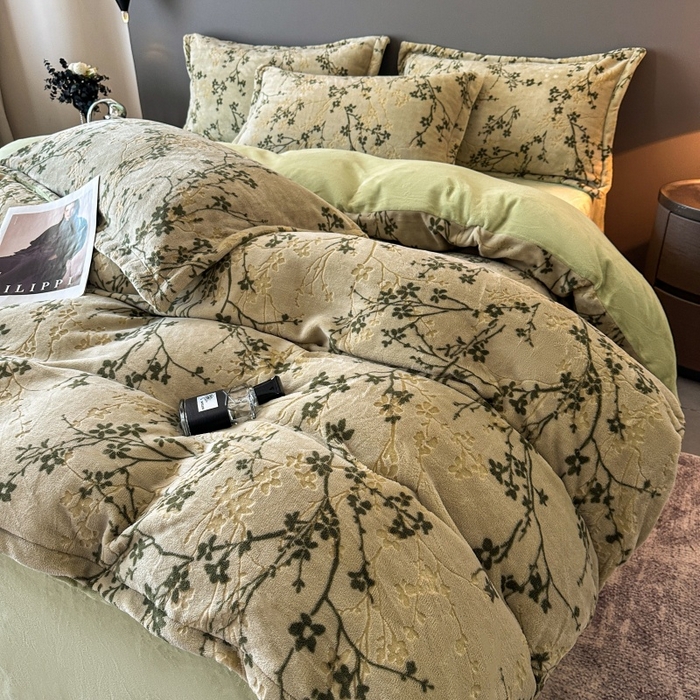 91家纺网 家纺一手货源 找家纺 （总）大米家居 2025新款高克重简约雕花绒四件套寒梅系列