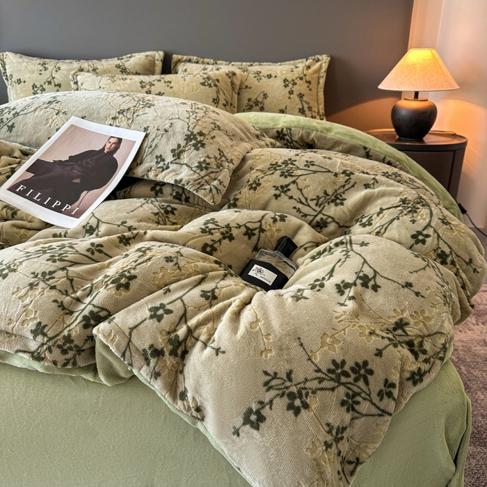 91家纺网 家纺一手货源 找家纺 （总）大米家居 2025新款高克重简约雕花绒四件套寒梅系列