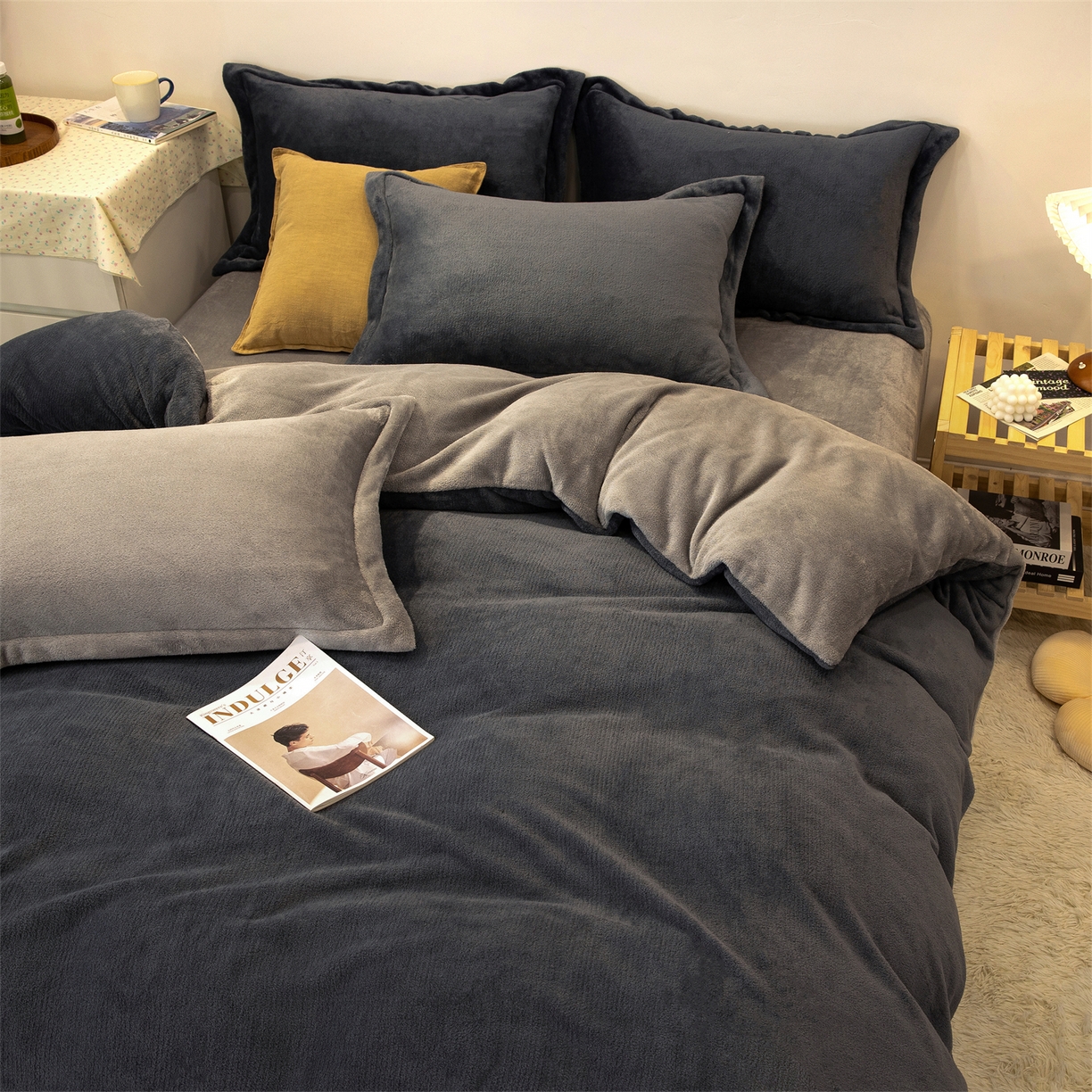 91家纺网 家纺一手货源 找家纺 兰紫橙家纺 2025新款双面绒纯色双拼牛奶绒四件套 深灰+浅灰