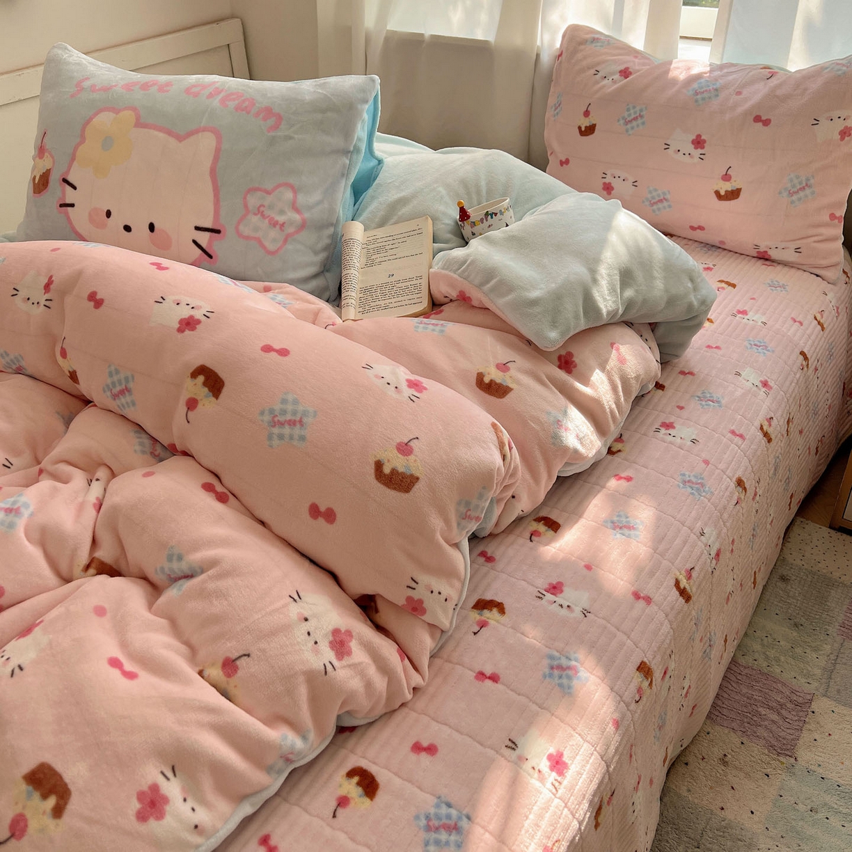 91家纺网 家纺一手货源 找家纺 （总）桃喜 2025新款A类200g牛奶绒（含导电丝）印花床盖款四件套