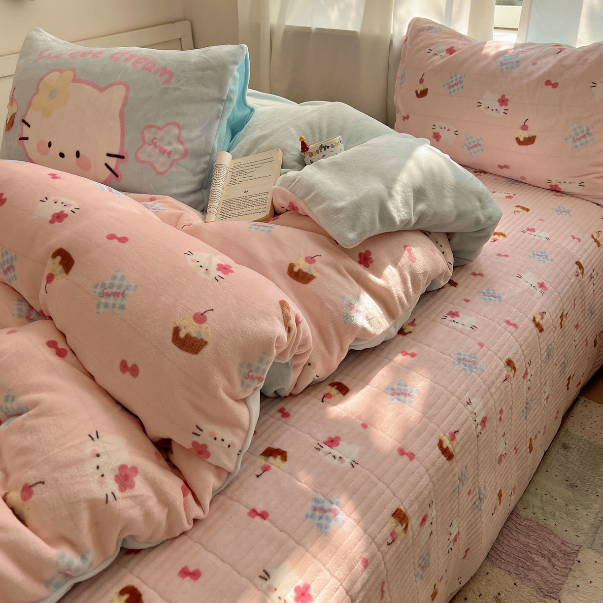 91家纺网 家纺一手货源 找家纺 （总）桃喜 2025新款A类200g牛奶绒（含导电丝）印花床盖款四件套