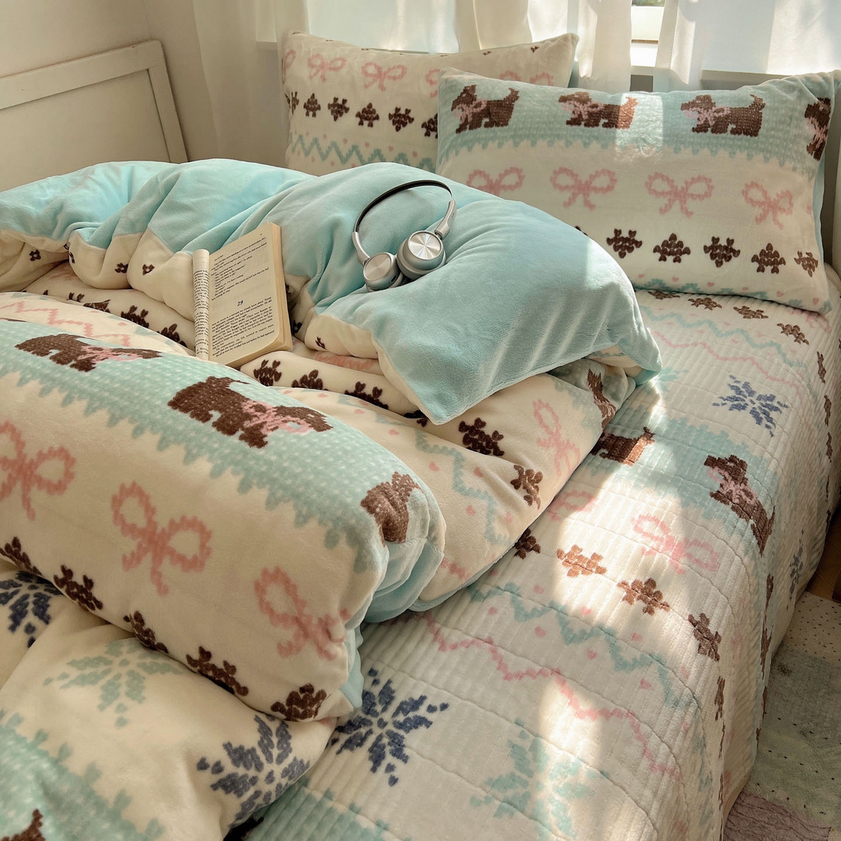 桃喜 2025新款A类200g牛奶绒（含导电丝）印花床盖款四件套 费尔岛狗狗蓝