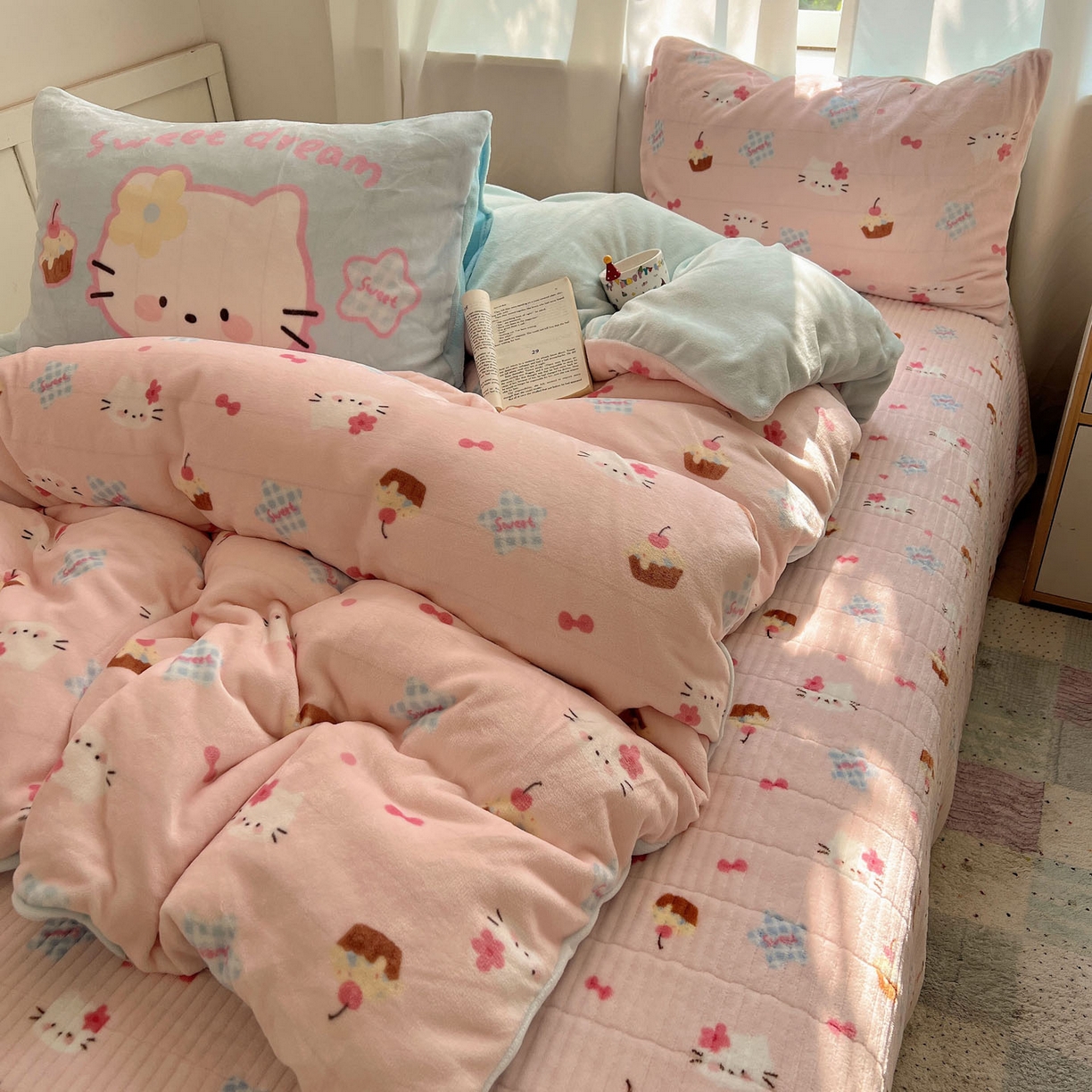 91家纺网 家纺一手货源 找家纺 （总）桃喜 2025新款A类200g牛奶绒（含导电丝）印花床盖款四件套