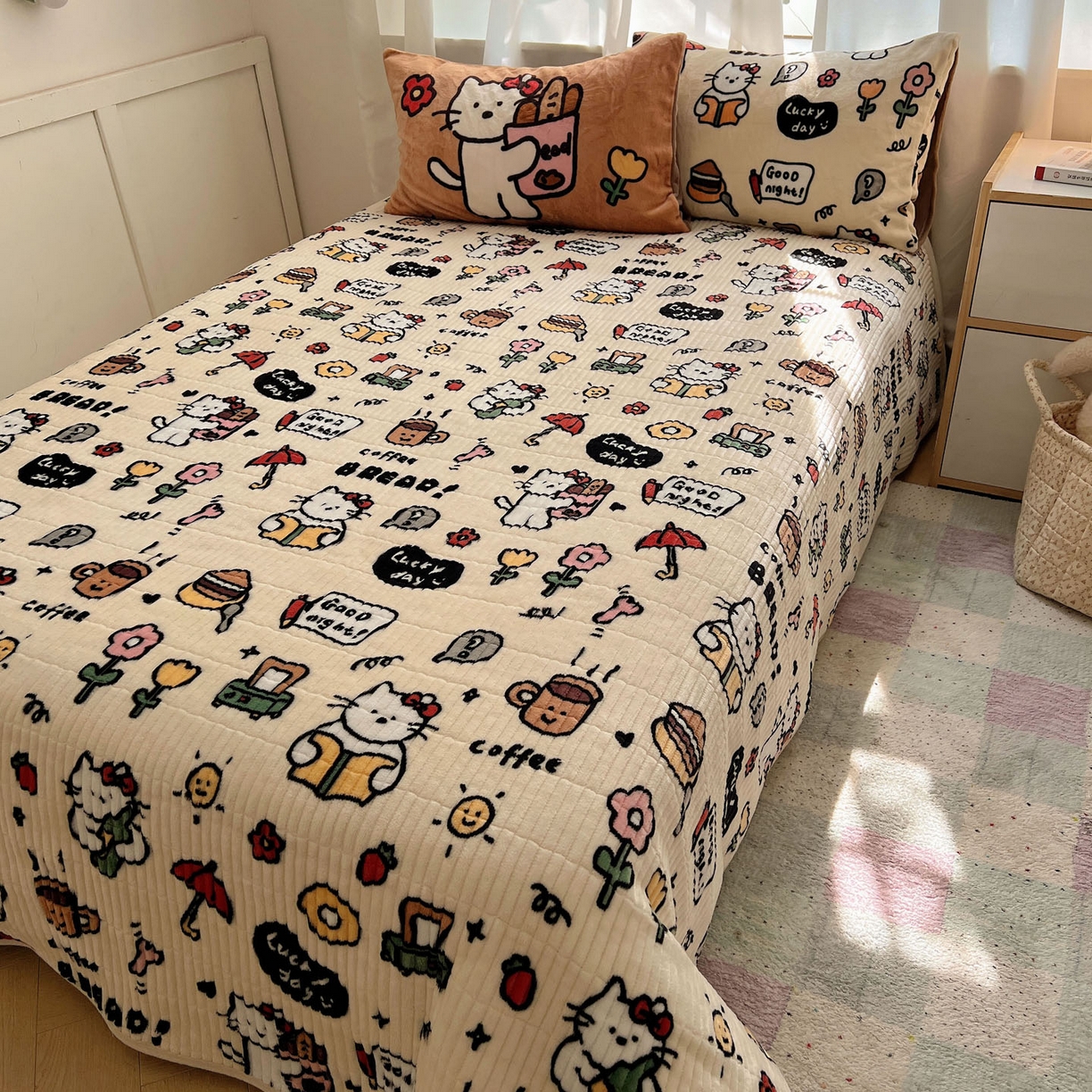 91家纺网 家纺一手货源 找家纺 桃喜 2025新款A类200g牛奶绒（含导电丝）印花床盖款四件套 小猫笔记