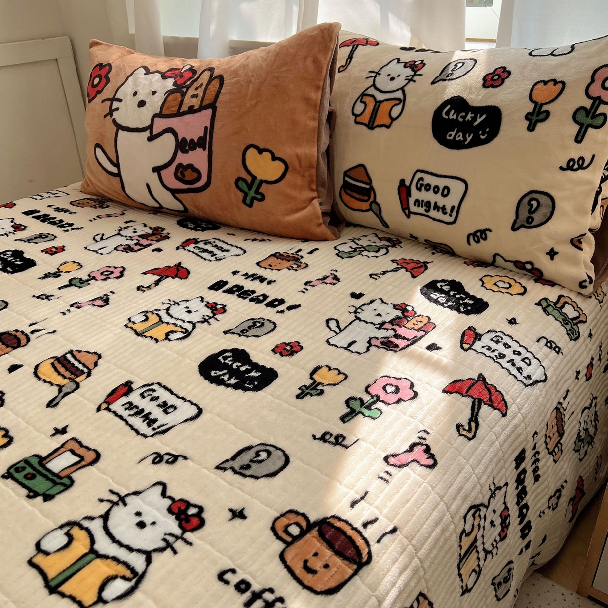 91家纺网 家纺一手货源 找家纺 桃喜 2025新款A类200g牛奶绒（含导电丝）印花床盖款四件套 小猫笔记