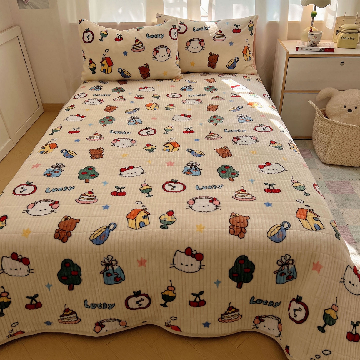 91家纺网 家纺一手货源 找家纺 桃喜 2025新款A类200g牛奶绒（含导电丝）印花床盖款四件套 涂鸦猫猫