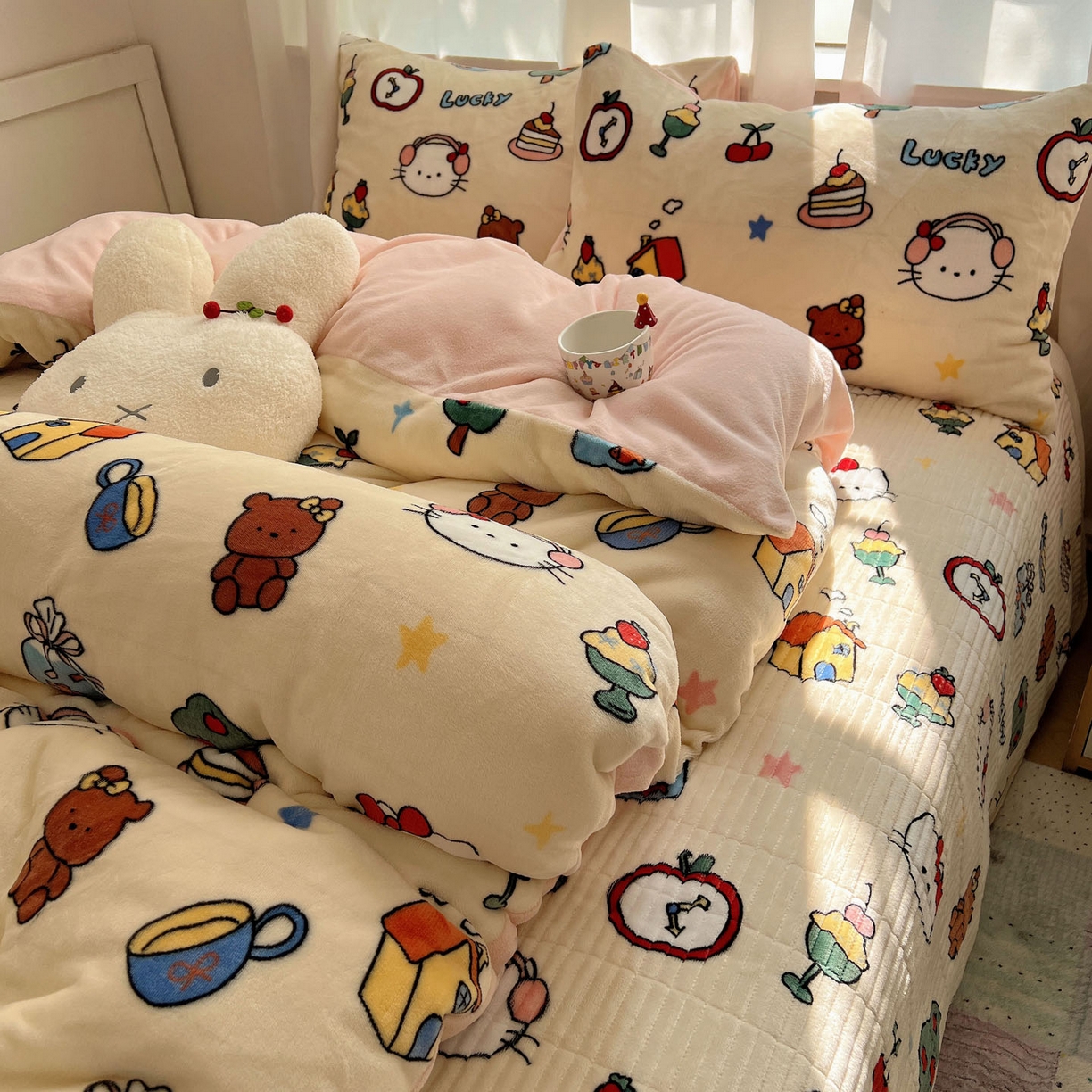 桃喜 2025新款A类200g牛奶绒（含导电丝）印花床盖款四件套 涂鸦猫猫