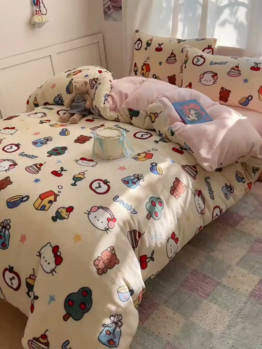 91家纺网 家纺一手货源 找家纺 桃喜 2025新款A类200g牛奶绒（含导电丝）印花床盖款四件套 涂鸦猫猫