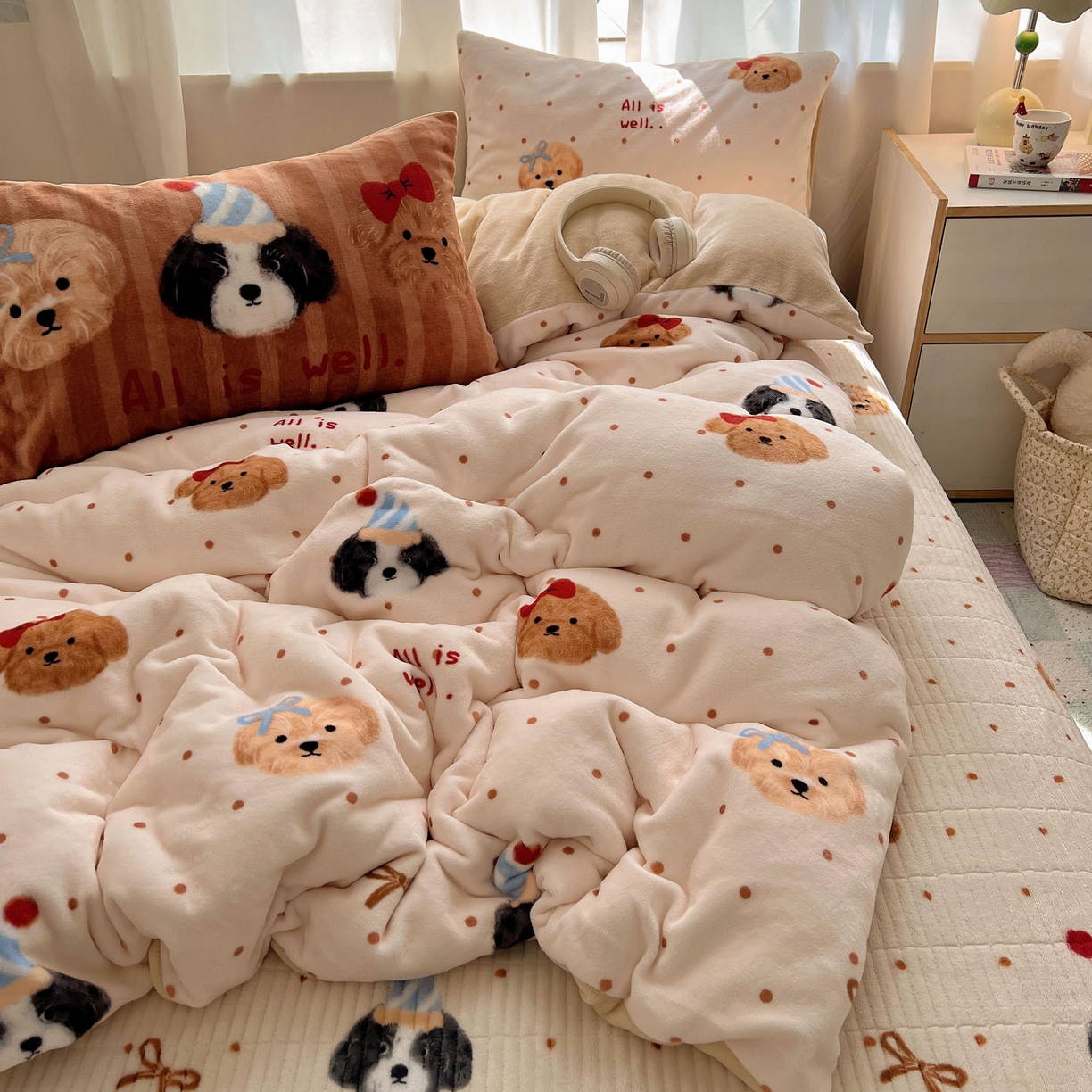 91家纺网 家纺一手货源 找家纺 桃喜 2025新款A类200g牛奶绒（含导电丝）印花床盖款四件套 幸运狗狗