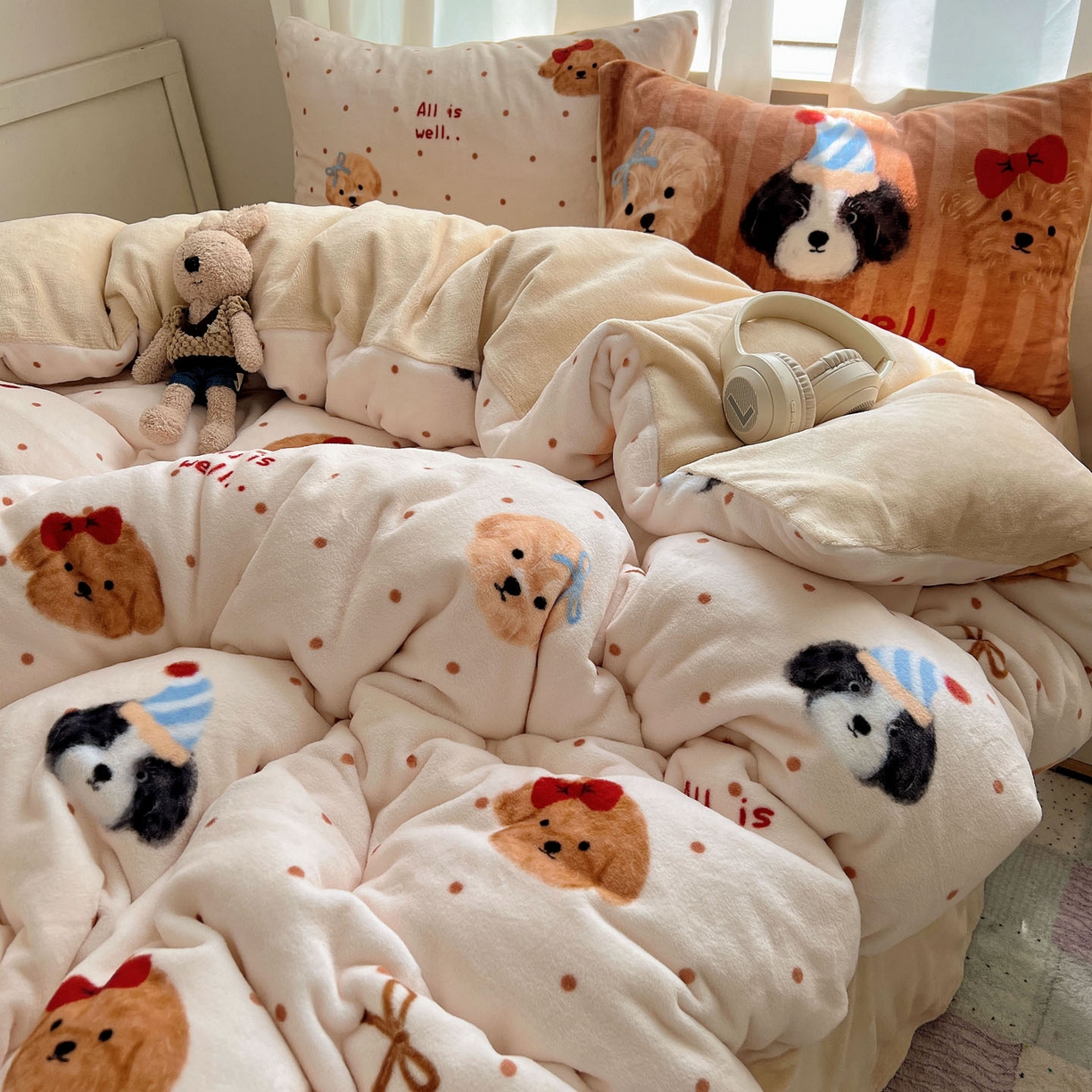 91家纺网 家纺一手货源 找家纺 桃喜 2025新款A类200g牛奶绒（含导电丝）印花床盖款四件套 幸运狗狗