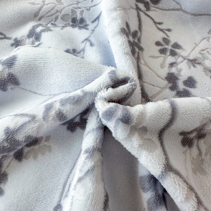 91家纺网 家纺一手货源 找家纺 大米家居 2025新款高克重简约雕花绒四件套寒梅系列 寒梅-海蓝