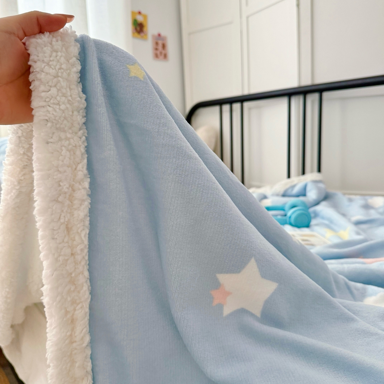 91家纺网 家纺一手货源 找家纺 航途席业 2025新款200g牛奶绒羊羔绒毛毯 星月蓝