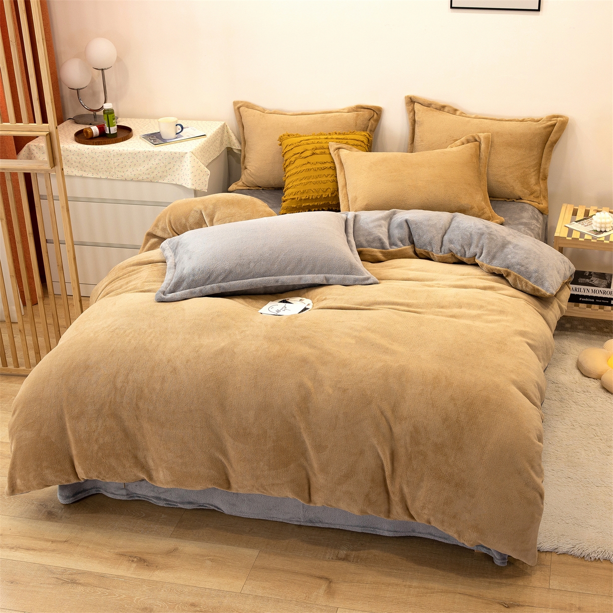 91家纺网 家纺一手货源 找家纺 兰紫橙家纺 2025新款双面绒纯色双拼牛奶绒四件套 驼色+浅灰