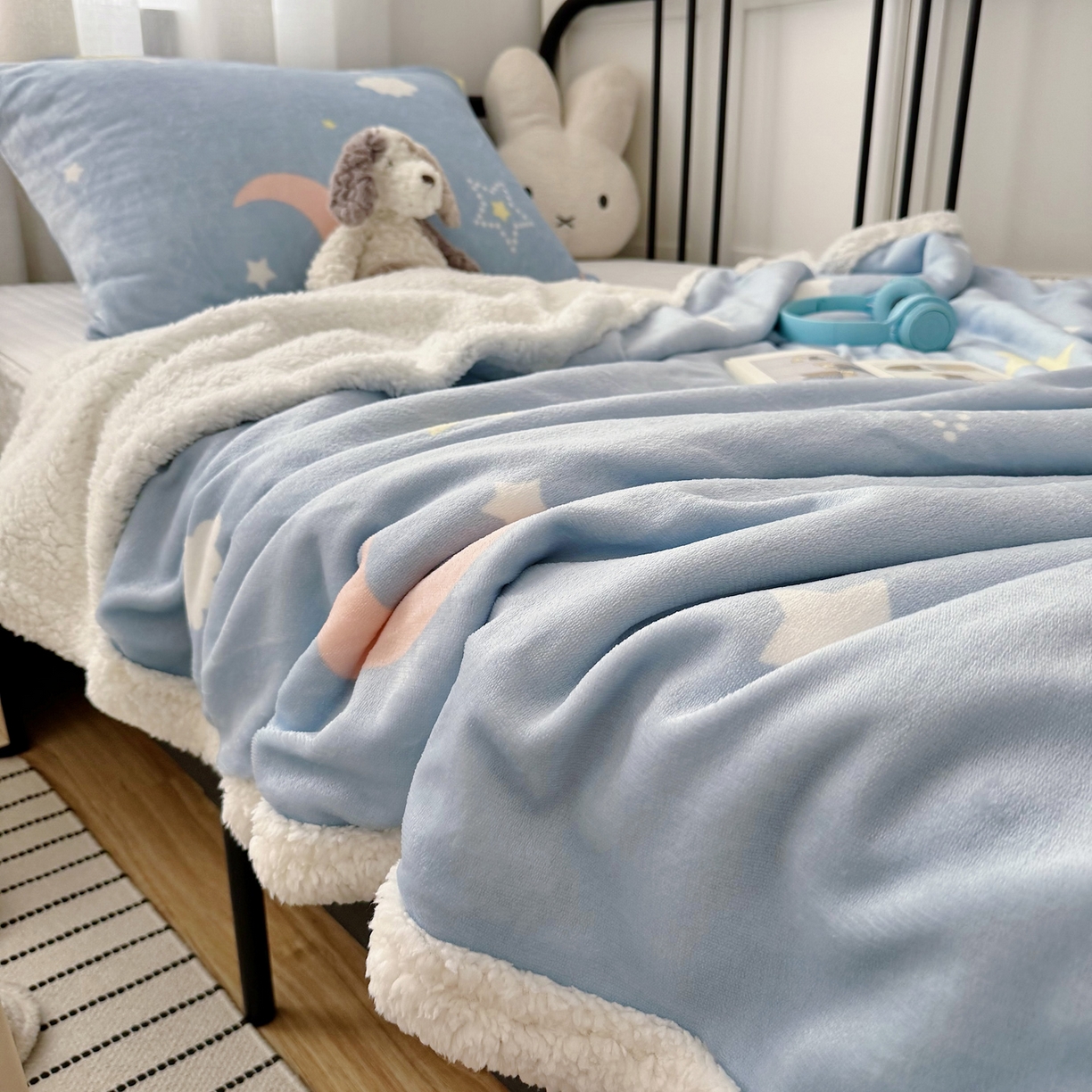 91家纺网 家纺一手货源 找家纺 航途席业 2025新款200g牛奶绒羊羔绒毛毯 星月蓝