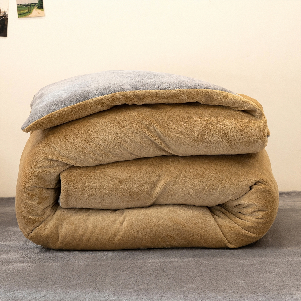 91家纺网 家纺一手货源 找家纺 兰紫橙家纺 2025新款双面绒纯色双拼牛奶绒四件套 驼色+浅灰