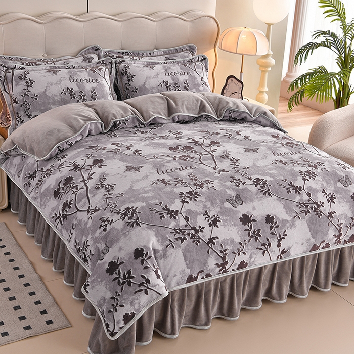 91家纺网 家纺一手货源 找家纺 （总）德比尔斯 2025新款牛奶绒床裙四件套8-9斤法莱绒直播爆款日产2万套