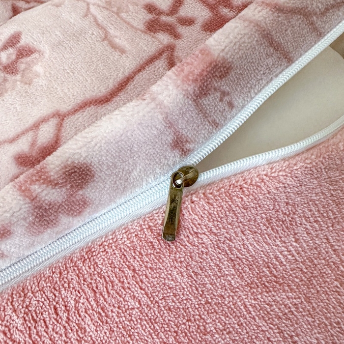 91家纺网 家纺一手货源 找家纺 大米家居 2025新款高克重简约雕花绒四件套寒梅系列 寒梅-玫粉