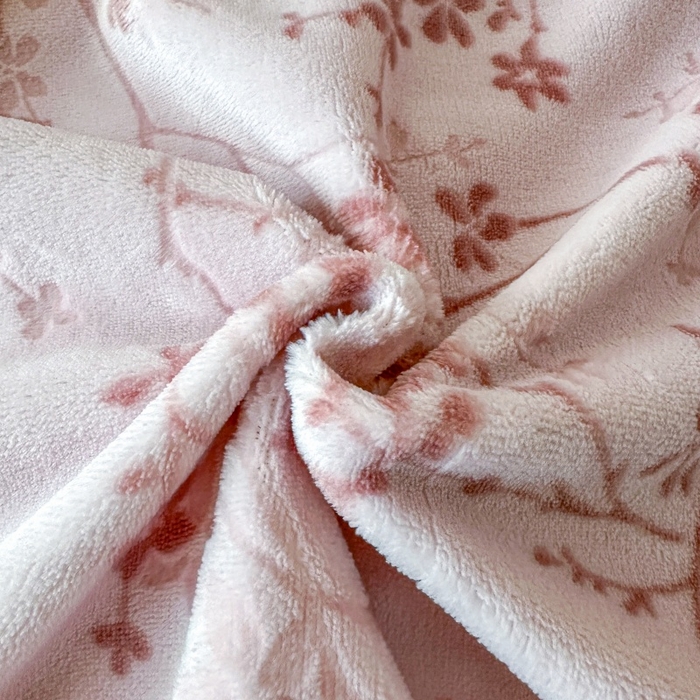 91家纺网 家纺一手货源 找家纺 大米家居 2025新款高克重简约雕花绒四件套寒梅系列 寒梅-玫粉