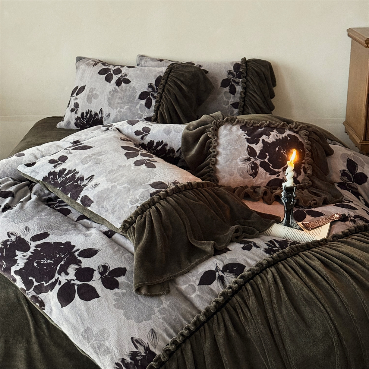 91家纺网 家纺一手货源 找家纺 （总）婳庭家居 2025新款牛奶绒工艺款四件套-暗香系列