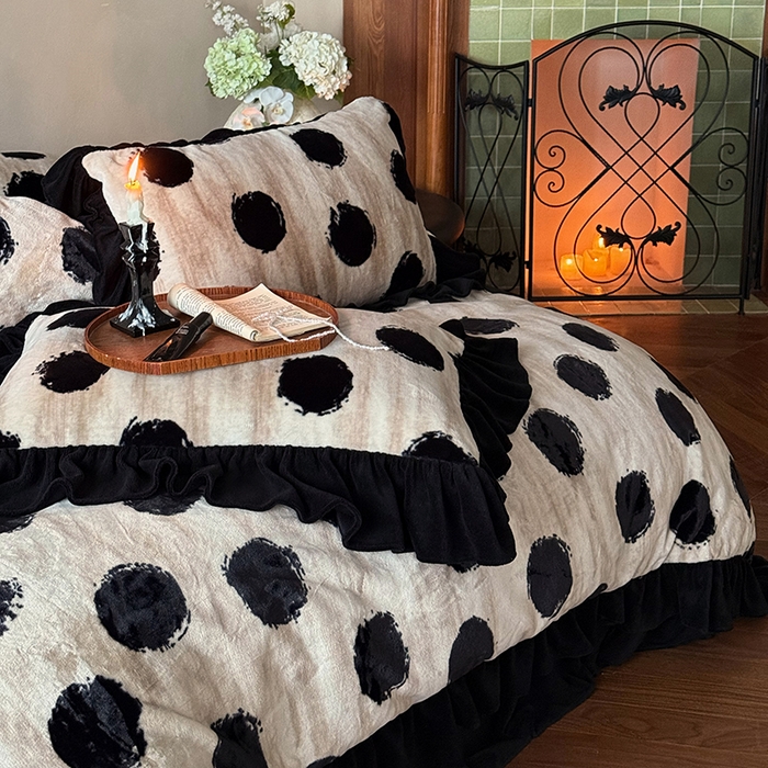 91家纺网 家纺一手货源 找家纺 （总）婳庭家居 2025新款雪貂绒牛奶绒花边款四件套