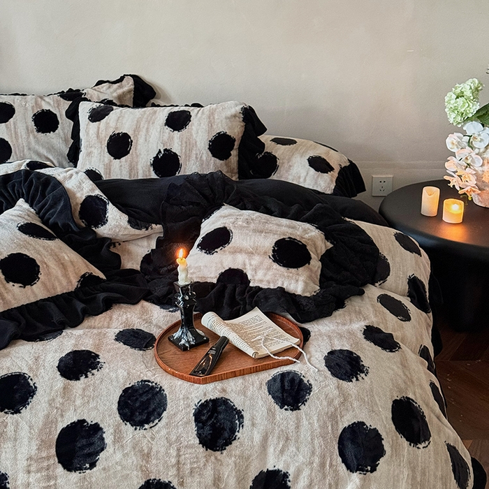 91家纺网 家纺一手货源 找家纺 （总）婳庭家居 2025新款雪貂绒牛奶绒花边款四件套