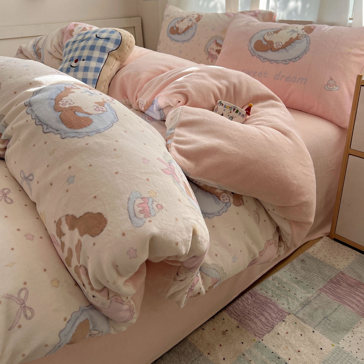 91家纺网 家纺一手货源 找家纺 （总）桃喜 2025新款A类200g牛奶绒（含导电丝）印花床单款四件套