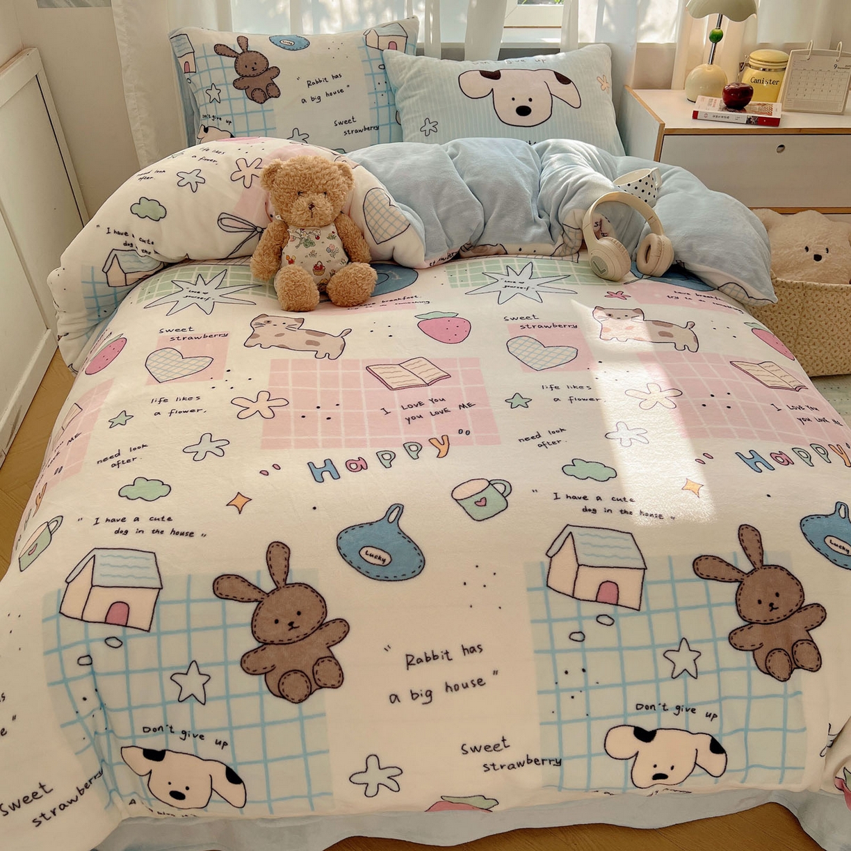 91家纺网 家纺一手货源 找家纺 桃喜 2025新款A类200g牛奶绒（含导电丝）印花床单款四件套 便利贴猫猫狗