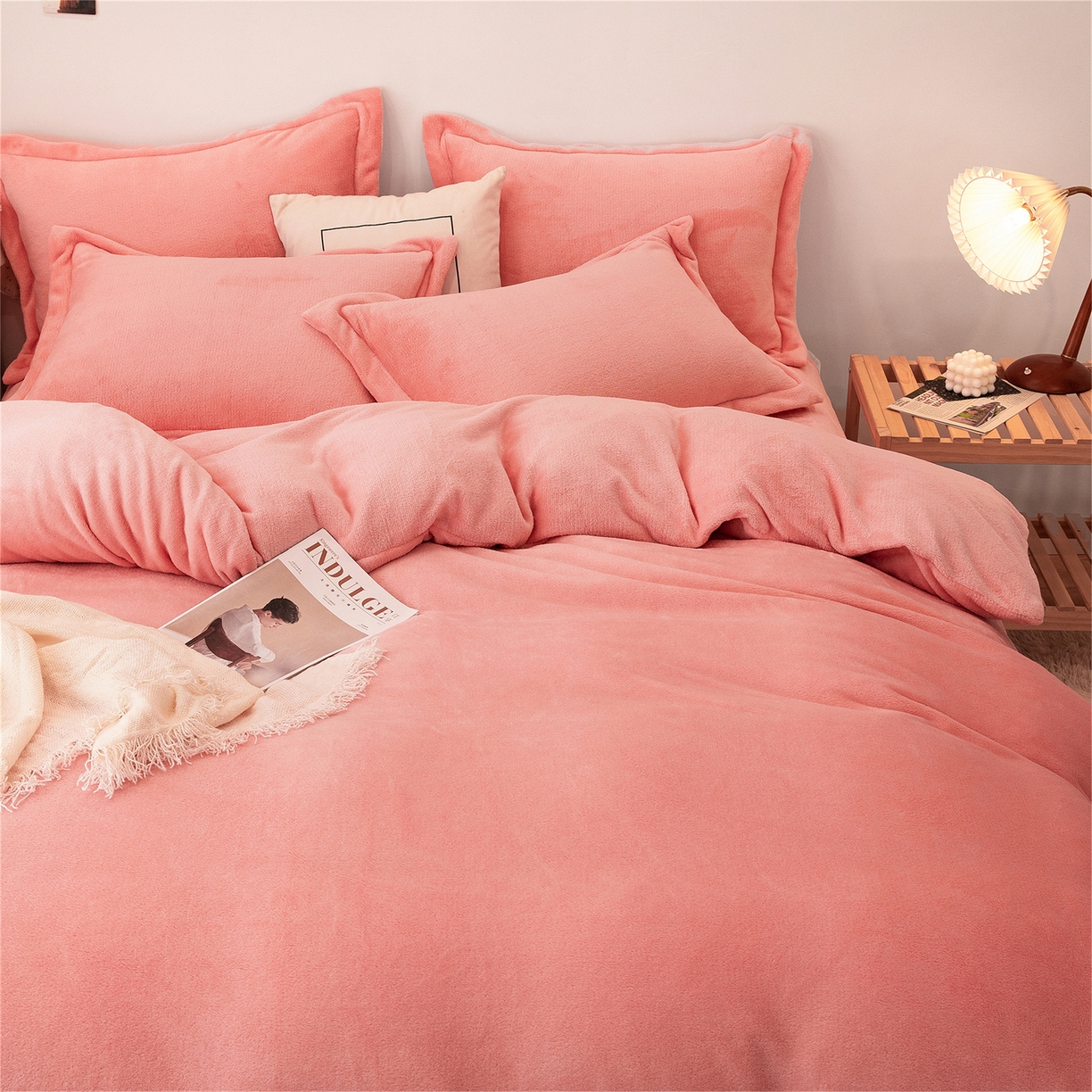 91家纺网 家纺一手货源 找家纺 兰紫橙家纺 2025新款双面绒纯色双拼牛奶绒四件套 玉色